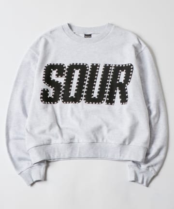 WHO’S WHO gallery(フーズフーギャラリー) 【Sourcream】 SOURスタッズクルースウェット