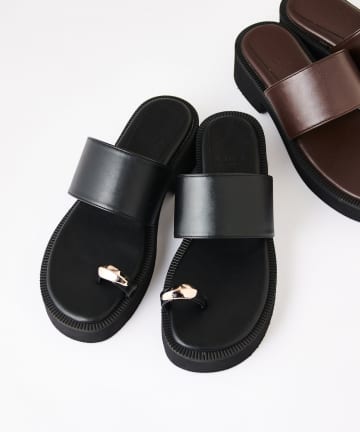 Lui's(ルイス) フラットサンダル