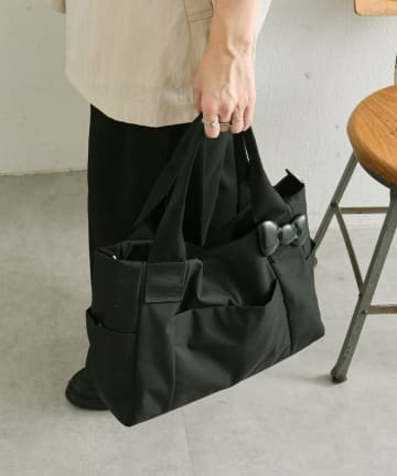 ear PAPILLONNER(イア パピヨネ) 【HELLO KITTY（ハローキティ）×ear】コラボ樹脂パーツトートバッグMサイズ《撥水》