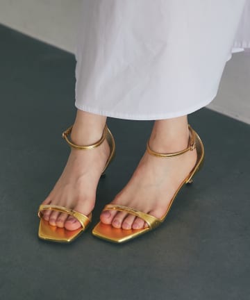 La boutique BonBon(ラブティックボンボン) メタルバーサンダル