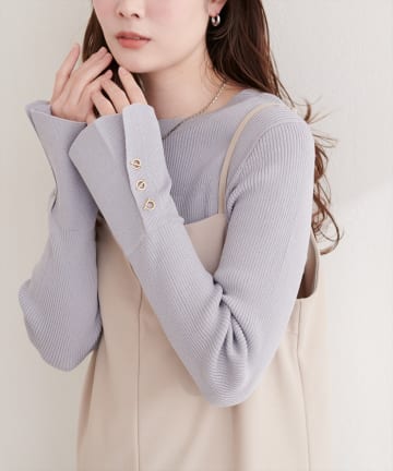 natural couture(ナチュラルクチュール) 袖口ハトメ釦クルーネックニットプルオーバー