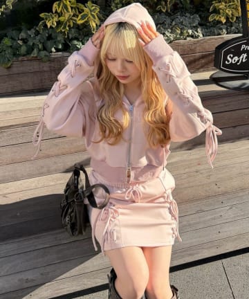 Remind me and forever(リマインドミーアンドフォーエバー) 【set upで楽しめる】ロゴキラリダンボールレースUPパーカー