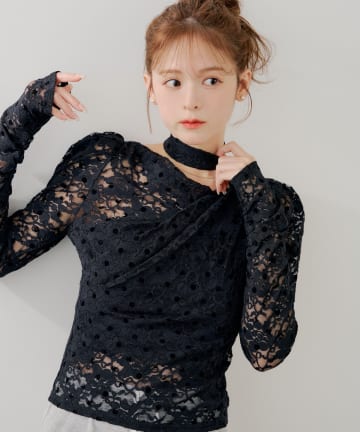 Chico(チコ) 3/13(金)18:00販売開始【SALON by Chico】チョーカー付きフロッキードットレーストップス