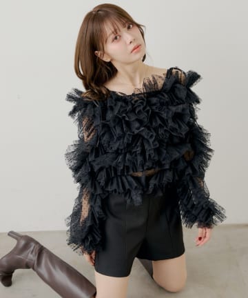 Chico(チコ) 3/12(木)0:00販売開始【SALON by Chico】オフショルランダムチュールドットブラウス