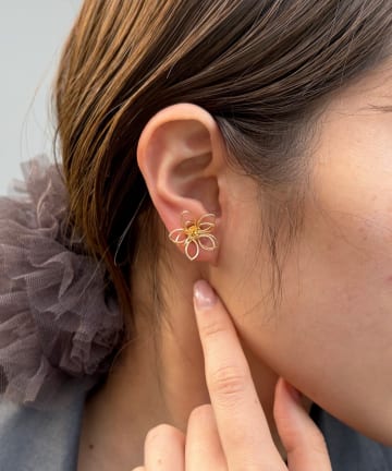 Lattice(ラティス) フラワーマグネットピアス