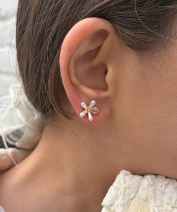 Lattice(ラティス) フラワーマグネットピアス