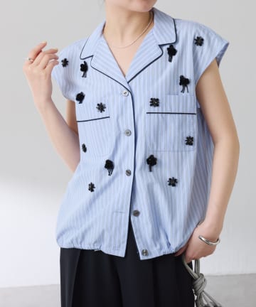 COLLAGE GALLARDAGALANTE(コラージュ ガリャルダガランテ) 【１枚で着映え】ビジューストライプブラウス