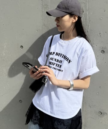 COLONY 2139(コロニー トゥーワンスリーナイン) camp divisionTシャツ