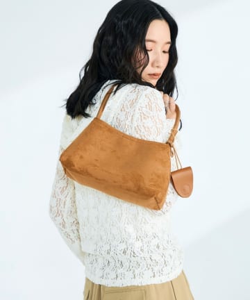 FREDY & GLOSTER(フレディ アンド グロスター) ホルダーチャーム付きワンハンドルバッグ