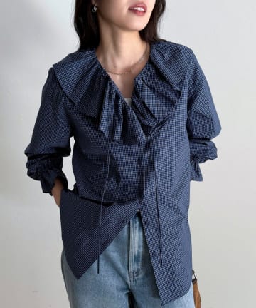 FREDY & GLOSTER(フレディ アンド グロスター) チェックフリルカラーブラウス