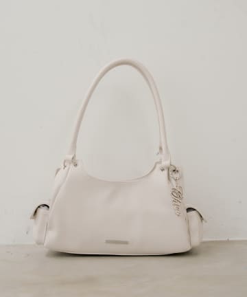 Chico(チコ) ロゴチャーム付きサイドポケットデザインバッグ