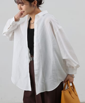 COLONY 2139(コロニー トゥーワンスリーナイン) バックシャーリングストライプシャツ