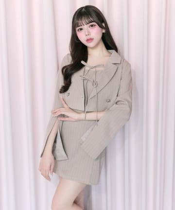 Belle Charme(ベルシャルム) Sleeve Slit Short Tailored Jacket