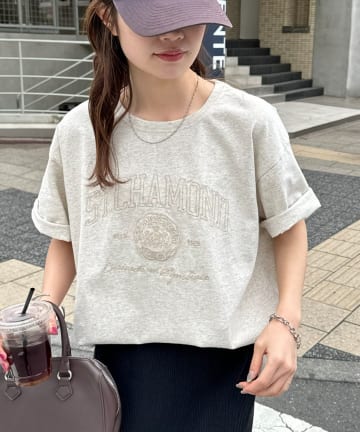 DISCOAT(ディスコート) 【Enlude】同色刺繍カレッジロゴT《ユニセックス》