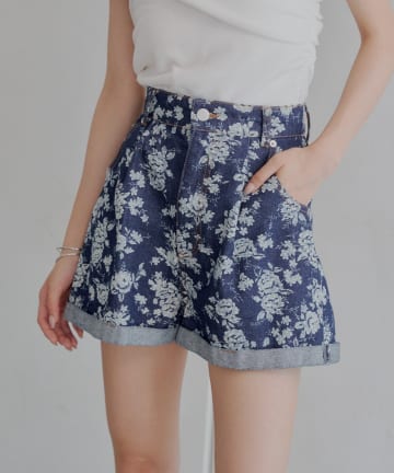 OUTLET(アウトレット) 【Chico】フラワープリントデニムショートパンツ