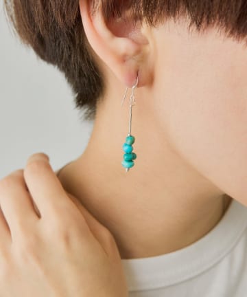 ear PAPILLONNER(イア パピヨネ) 《スターリングシルバー使用》ナゲットターコイズピアス
