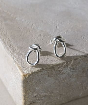 COLLAGE GALLARDAGALANTE(コラージュ ガリャルダガランテ) 【Sivelle./シヴェル】Silver925ノットモチーフピアス