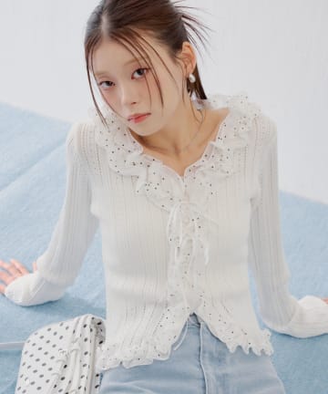 Chico(チコ) 【SALON by Chico】フリルドッキングクロシェフレアニット