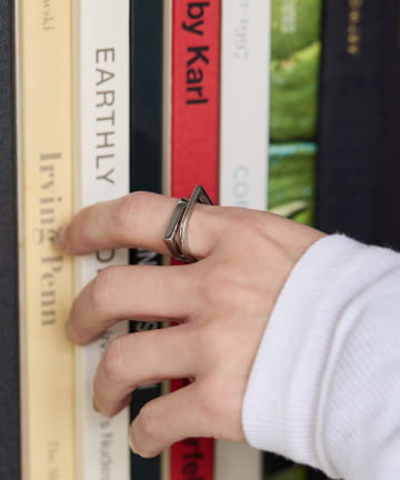 ear PAPILLONNER(イア パピヨネ) 【ouchi企画】《金属アレルギー対応/ステンレス》ハーフリバースリング