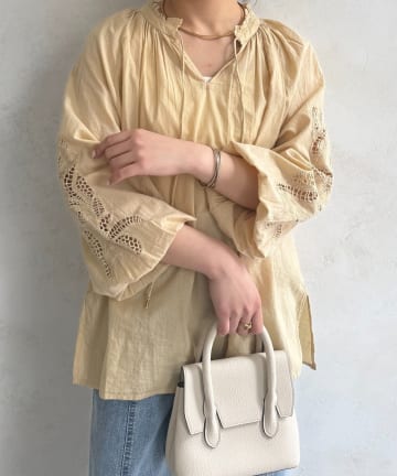 Jena　espace merveilleux(ジェナ　エスパスメルヴェイユ) 袖レース刺繍ブラウス