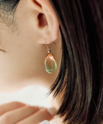 ear PAPILLONNER(イア パピヨネ) グラデドロップピアス