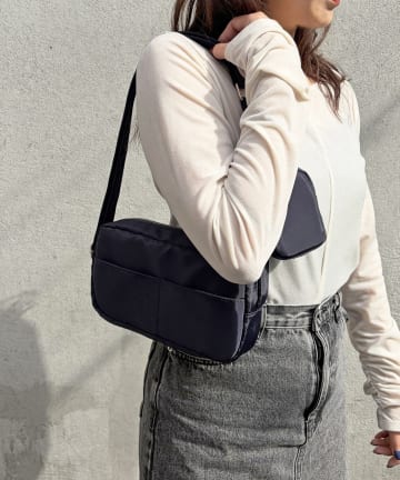 Lattice(ラティス) ポーチ付きナイロンショルダーバッグ