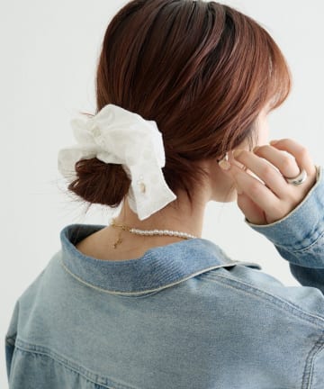 mystic(ミスティック) チャーム付きフラワーシュシュ