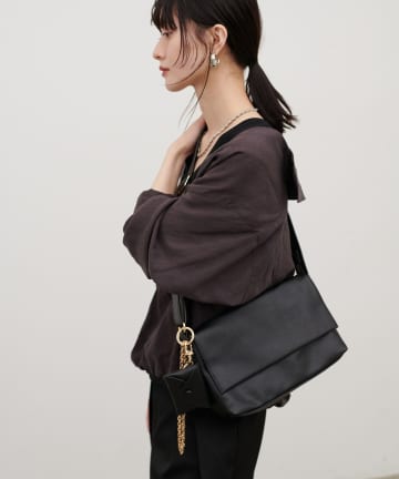 LARUTA(ラルータ) スクエアショルダーバッグ