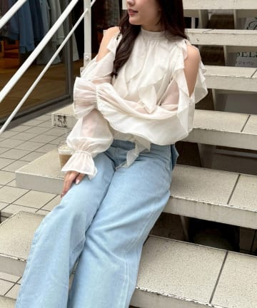 NICE CLAUP / OLIVE des OLIVE OUTLET(ナイスクラップ  / オリーブ デ オリーブ アウトレット) 【continuer】ラッフルフリフリブラウス