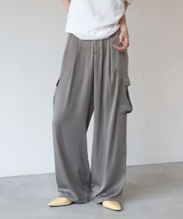 COLONY 2139(コロニー トゥーワンスリーナイン) マットサテンカーゴパンツ