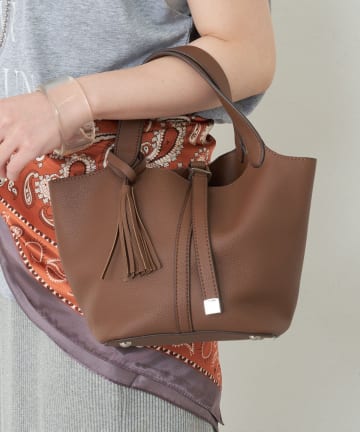 Remind me and forever(リマインドミーアンドフォーエバー) 【5色展開】きれいめデザイン、タッセル付ハンドバッグ