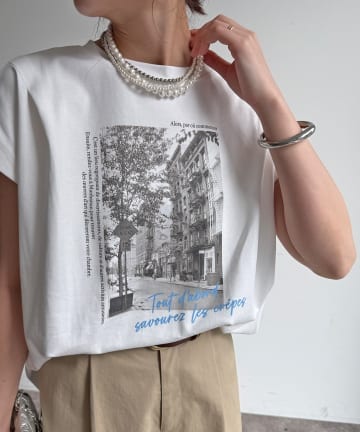 DOUDOU(ドゥドゥ) 【WEB限定】バックジップフォトロゴTEE