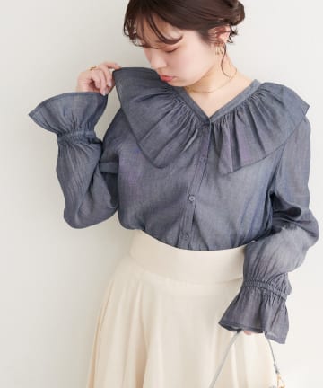 natural couture(ナチュラルクチュール) フリルカラーブラウス