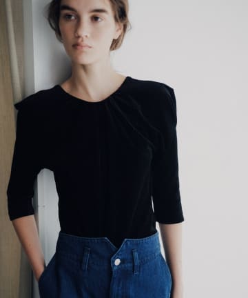 Pasterip(パセリ) Sheer velour power shoulder tops