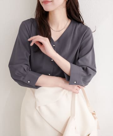natural couture(ナチュラルクチュール) パール釦Vネック７分袖ブラウス