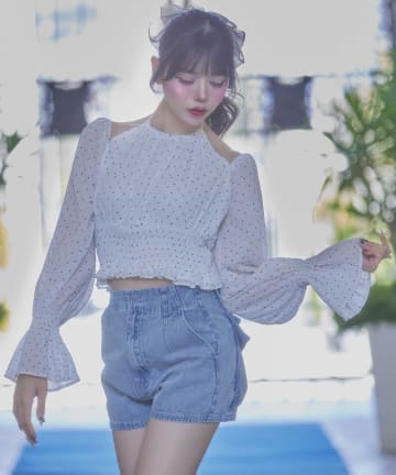 Belle Charme(ベルシャルム) Ribbon Choker Blouse