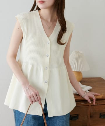 DISCOAT(ディスコート) リブメタル釦ペプラムノースリ