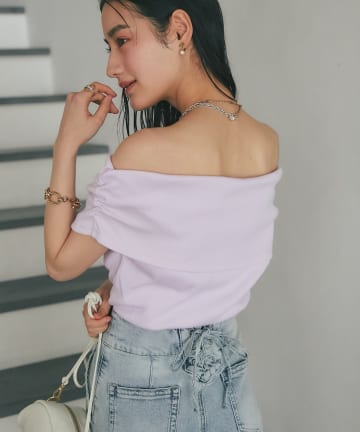 La boutique BonBon(ラブティックボンボン) オフショルテレコカットソー