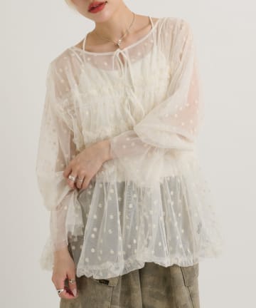 w closet(ダブルクローゼット) フラワー刺繍ブラウス