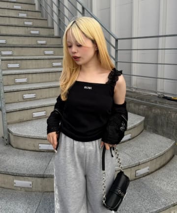 NICE CLAUP / OLIVE des OLIVE OUTLET(ナイスクラップ  / オリーブ デ オリーブ アウトレット) 【ANOTHER BRANCH】ドロストフリルキャミソール