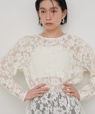 LARUTA(ラルータ) フラワーエンブロイダリーブラウス