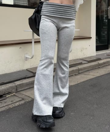 RAY CASSIN(レイカズン) 折り返し細フレアパンツ