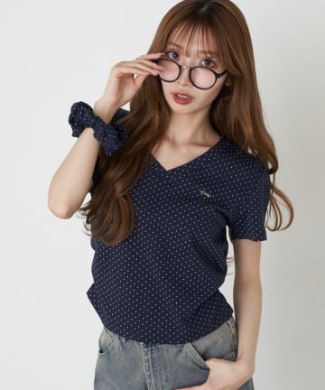 RAY CASSIN(レイカズン) シュシュ付きVネック星柄Tシャツ