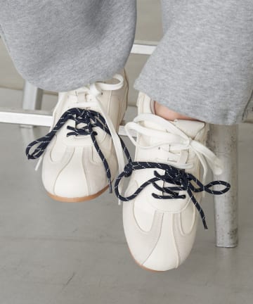 OUTLET(アウトレット) 【RAY CASSIN】インヒールスニーカー