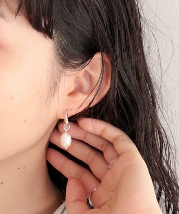 FREDY & GLOSTER(フレディ アンド グロスター) 淡水パールリングピアス
