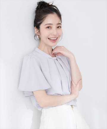 natural couture(ナチュラルクチュール) ゴールドバー付きボウタイブラウス