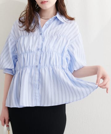 natural couture(ナチュラルクチュール) シャーリングパフスリーブブラウス