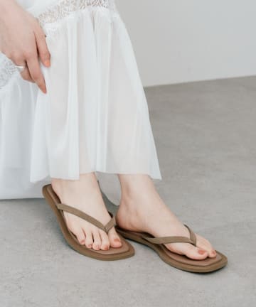 RIVE DROITE(リヴドロワ) 予約【モードな印象に】スクエアトングコンビサンダル