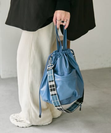 OUTLET(アウトレット) 【ear PAPILLONNER】アウトポケット巾着ショルダーバッグ