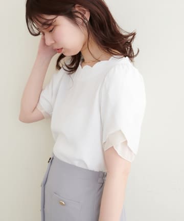 natural couture(ナチュラルクチュール) チューリップスリーブスカラップネックブラウス